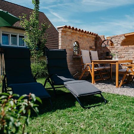 Ferienwohnung Am Weinberg Boetzingen Ngoại thất bức ảnh